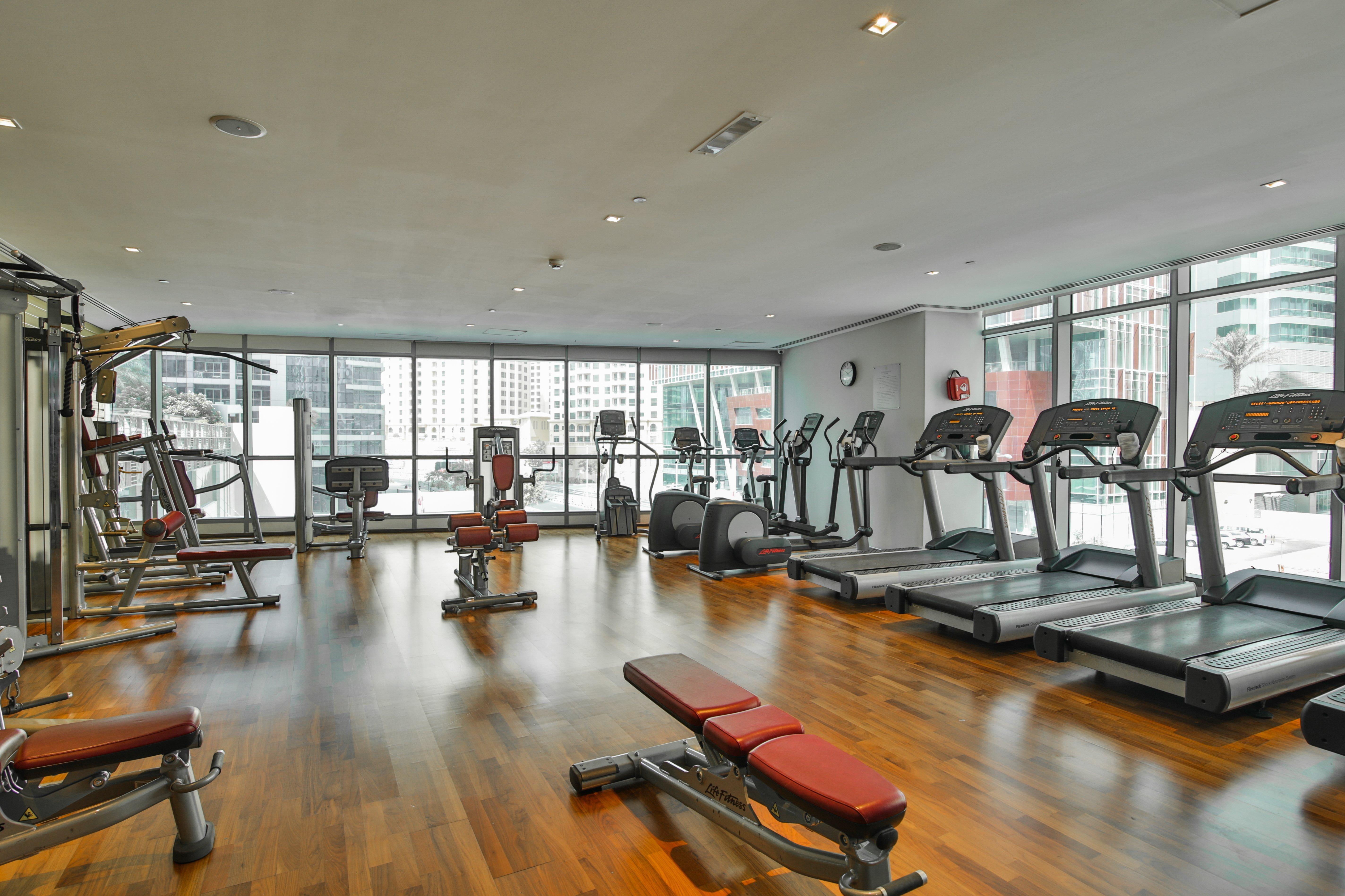 Intercontinental Dubai Marina By Ihg Hotel Екстериор снимка A gym at a hotel