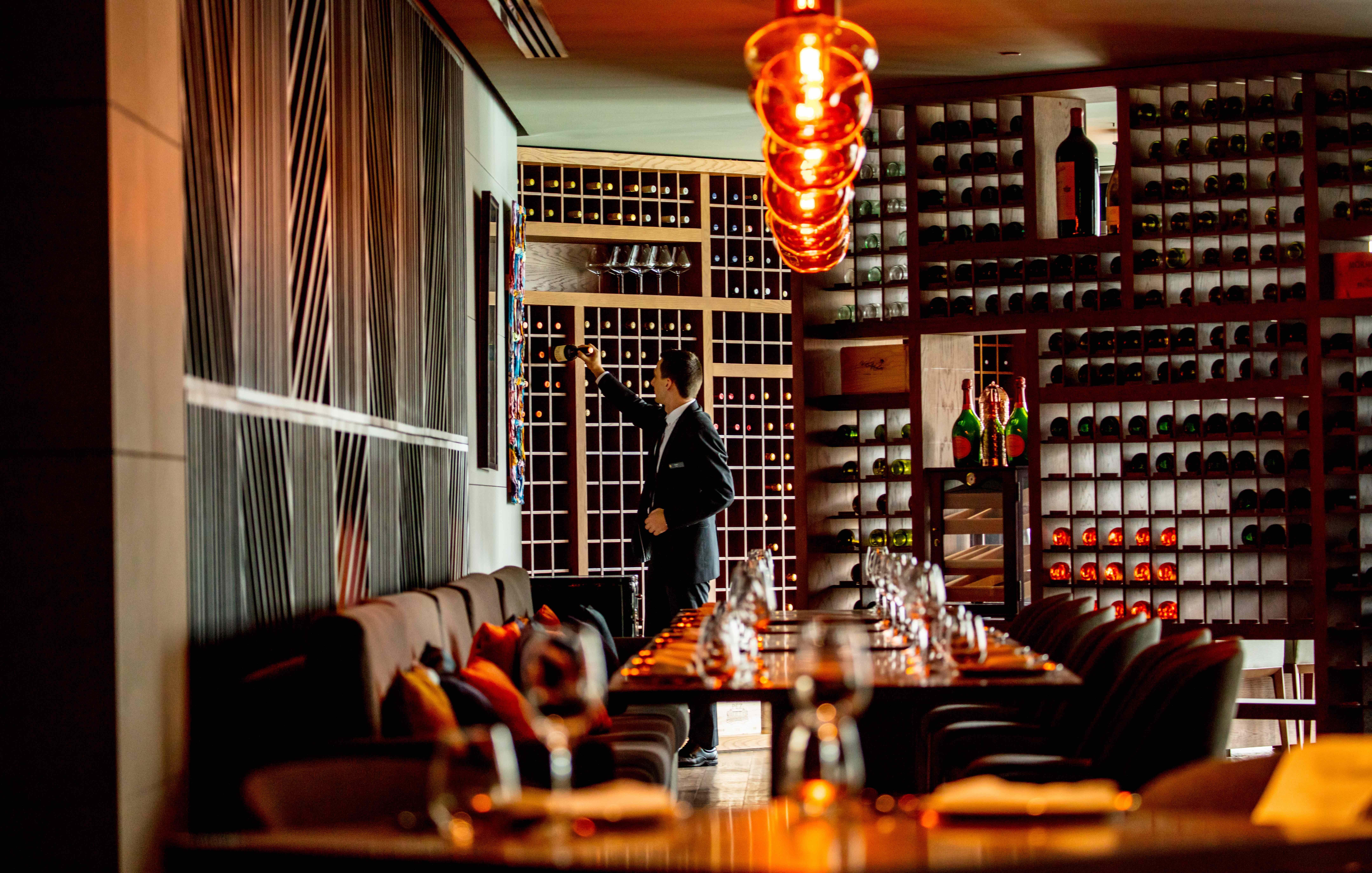 Intercontinental Dubai Marina By Ihg Hotel Екстериор снимка Wine cellar at the restaurant