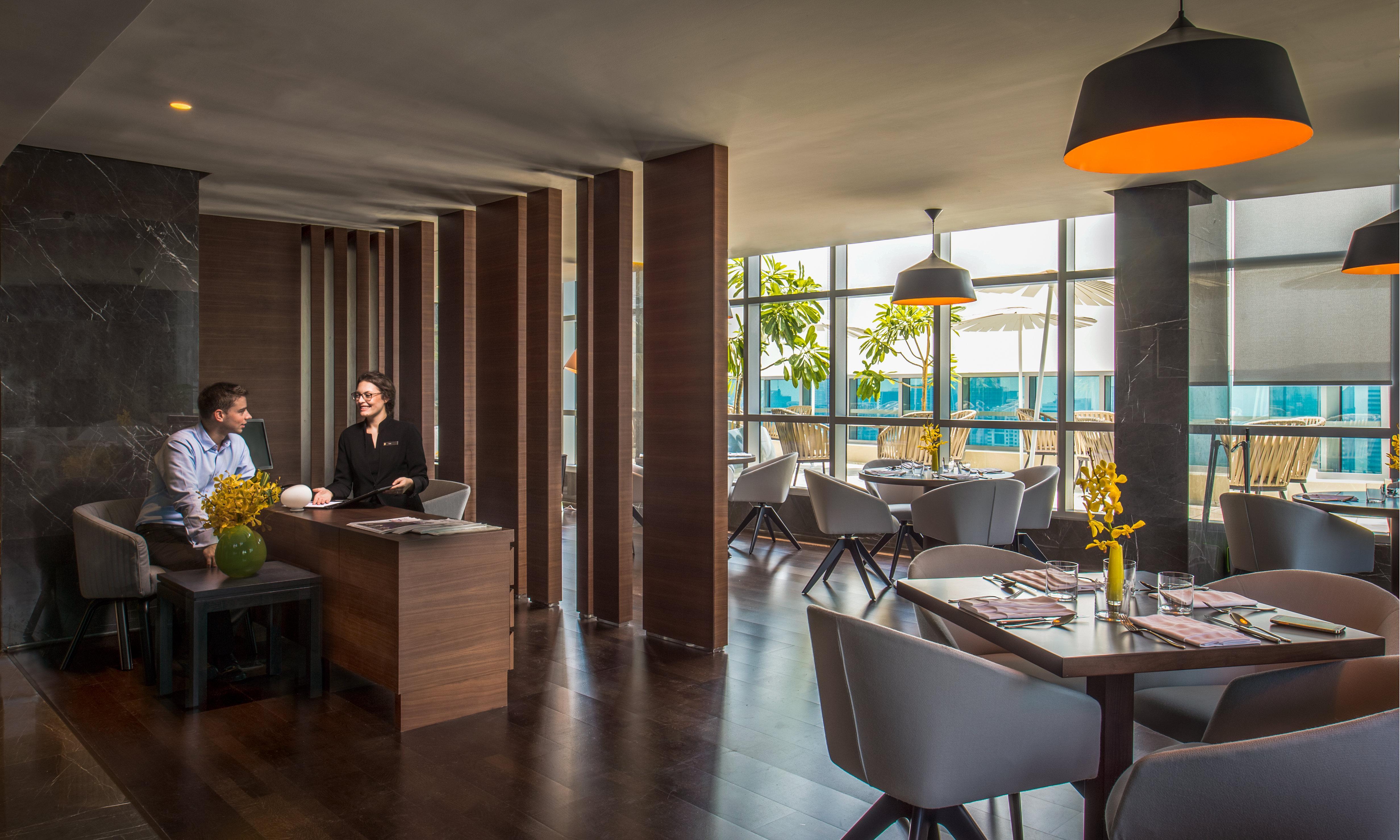 Intercontinental Dubai Marina By Ihg Hotel Екстериор снимка The lounge at the airport