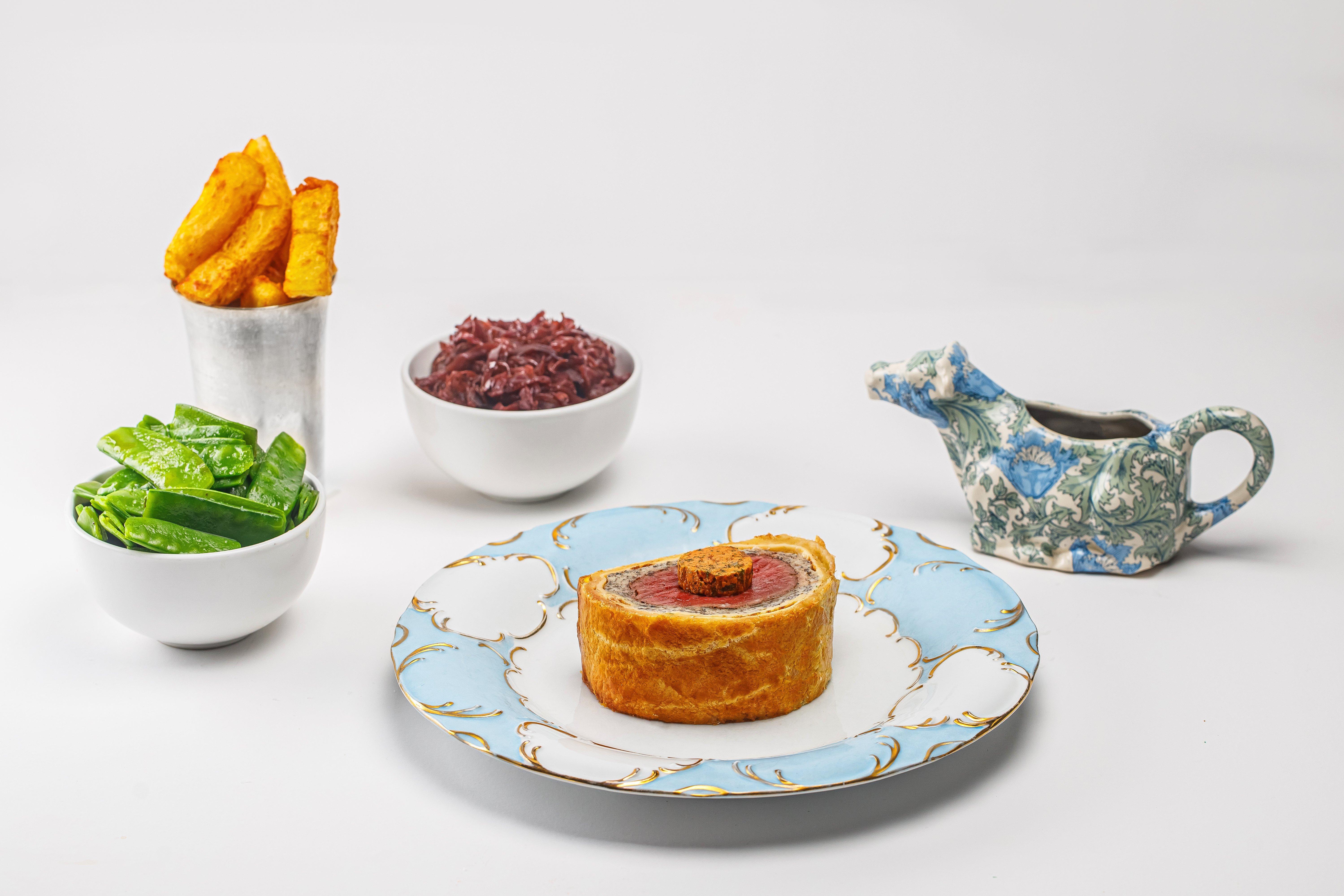 Intercontinental Dubai Marina By Ihg Hotel Екстериор снимка A traditional English Sunday lunch