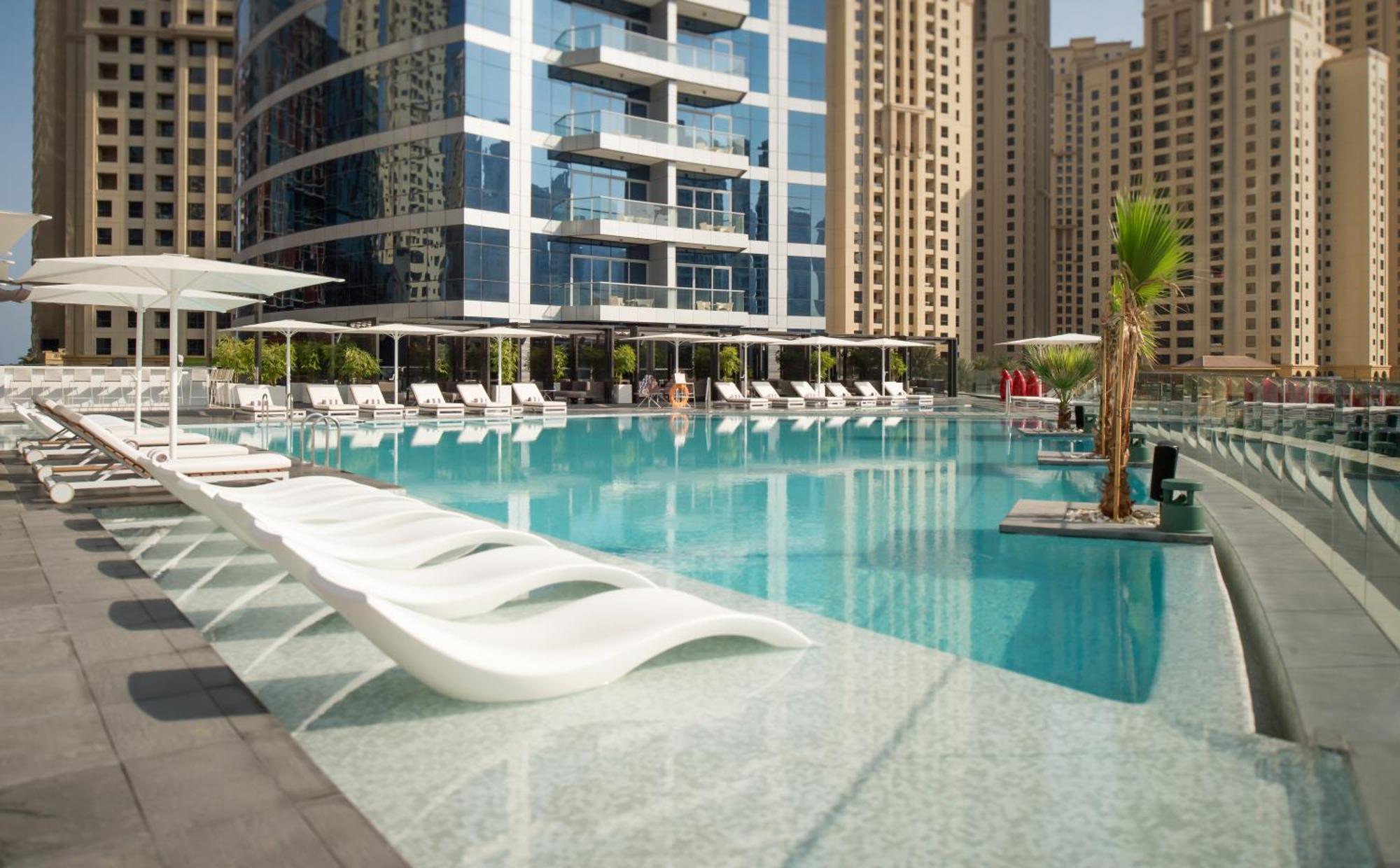 Intercontinental Dubai Marina By Ihg Hotel Екстериор снимка The swimming pool at the Address
