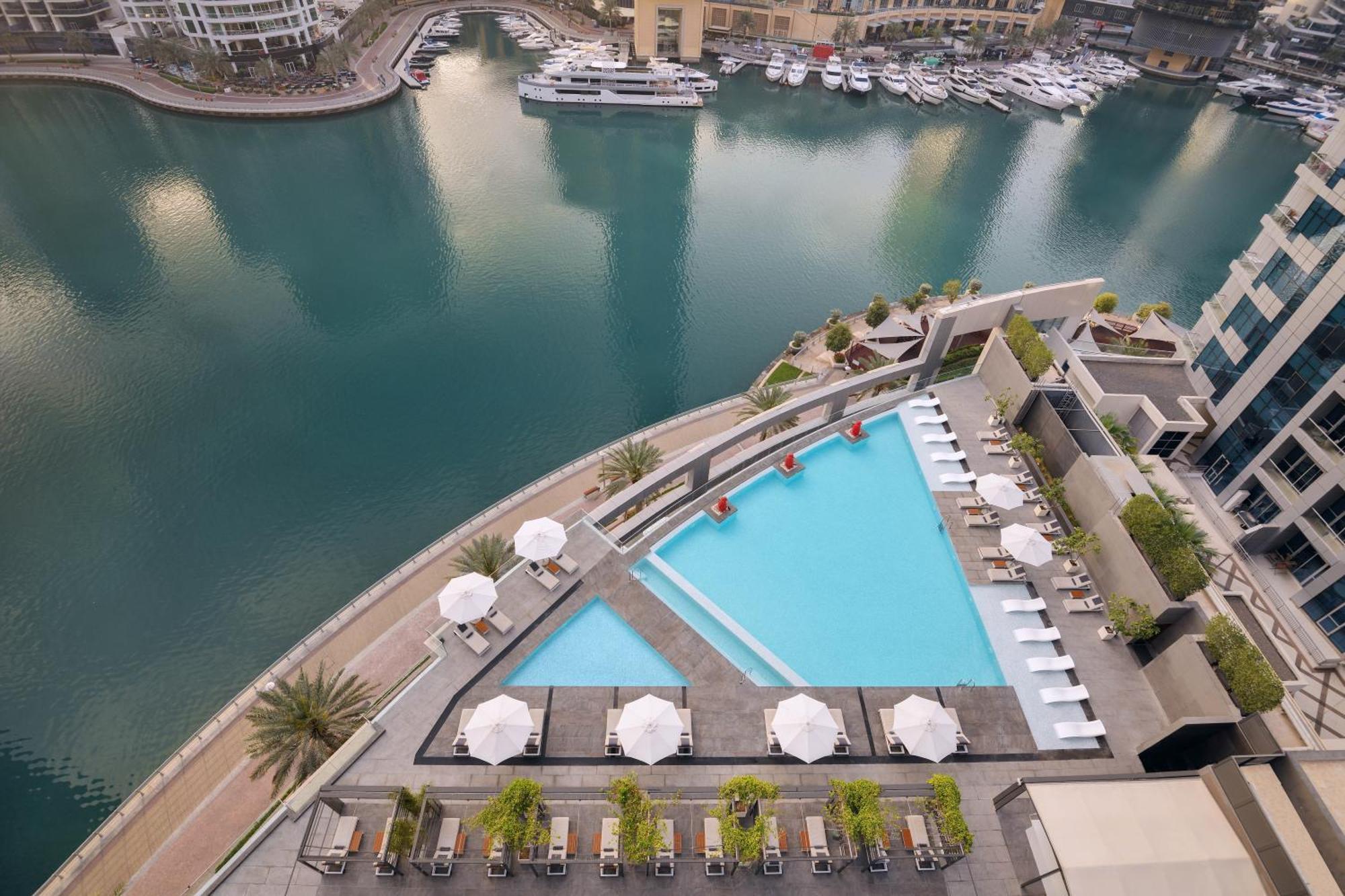 Intercontinental Dubai Marina By Ihg Hotel Екстериор снимка The swimming pool at the Address Downtown